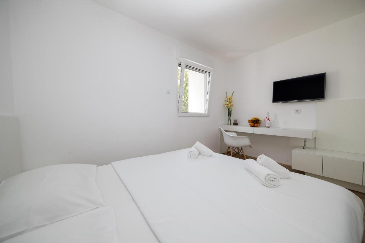 Rocky Beach Rooms 诺维·维诺多尔斯基 外观 照片