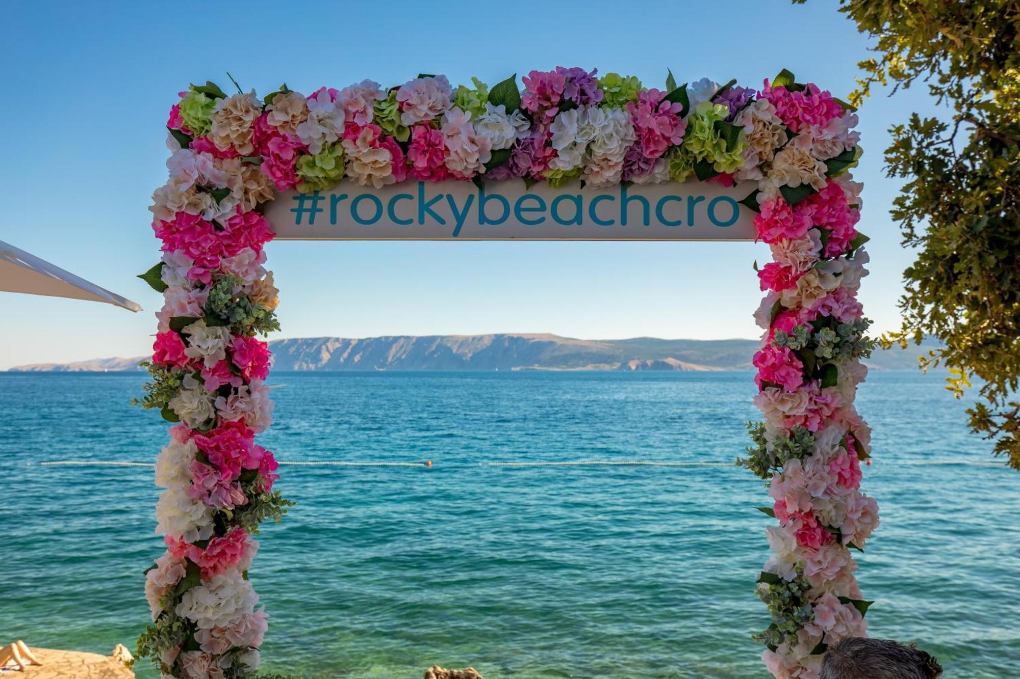 Rocky Beach Rooms 诺维·维诺多尔斯基 外观 照片